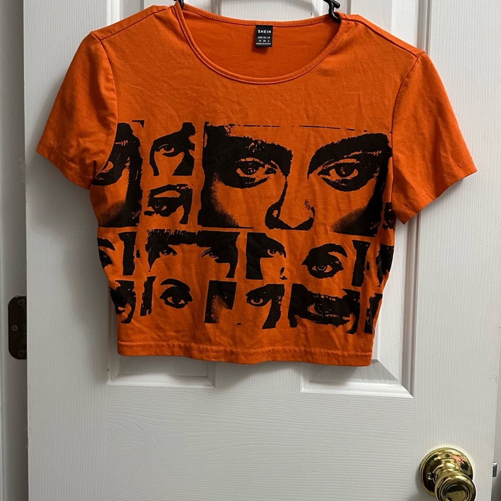 SHEIN Orange Face Graphic Tee